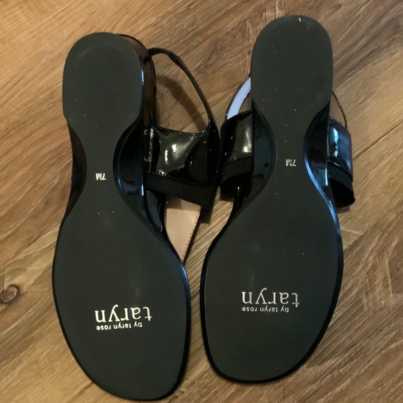 Women’s black, dressy sandals - Picture 2 of 3